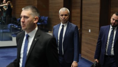 Депутатите се върнаха от коледната ваканция - първи работен ден в НС (СНИМКИ)