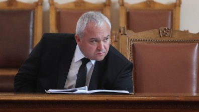 Демерджиев към Петков: Не може да назначаваме своите шофьори и фризьори за зам.-министри