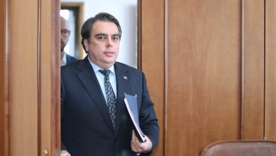Асен Василев ще съди Пламенка Димитрова: Давам си имунитета