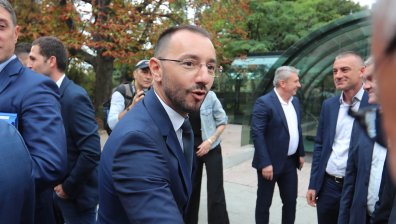 Хекимян захапа ПП-ДБ-СС за шефовете на общинските дружества: По Google ли ще се водим