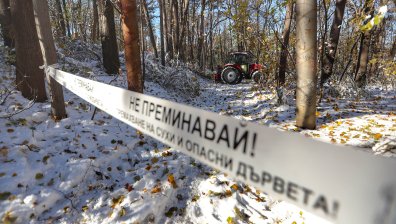 Справихме ли се със зимата? Проходи остават затворени, населени места са без ток