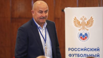 Футбол в Русия ще има най-рано през юли и без публика