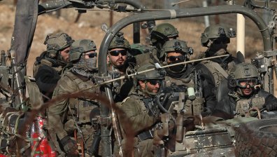 Израел удари военни обекти в Сирия