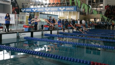 Раева обяснява спор с министър Стойчев за плувен комплекс