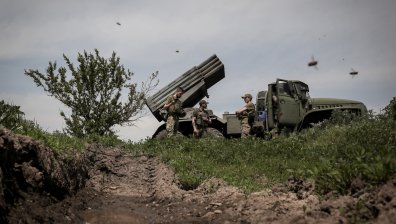 Испания и Великобритания против решението на САЩ да дадат касетъчни бомби на Украйна
