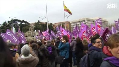 Хиляди жени, въоръжени с тигани и тенджери, излязоха на стачка в Мадрид