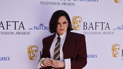 Джеси Джей "ще изчезне", за да се бори с рак на гърдата