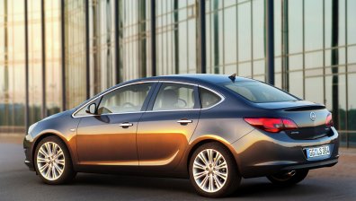 Opel показа Astra седан