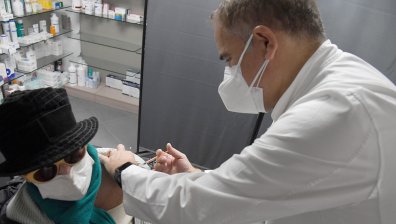 Пандемията се завръща! Гърция разследва фалшиви сертификати от България