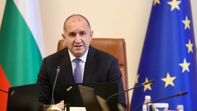 Радев: Самолетите на САЩ остават на летището до края на юни, Тръмп да отговори за визите
