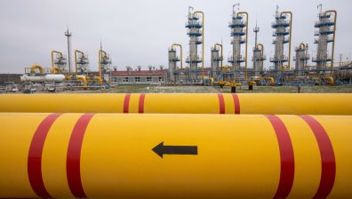 ЕС е намалил руската енергия, но не достатъчно: До септември е пoxapчил над &euro;100 млрд. зa внoc