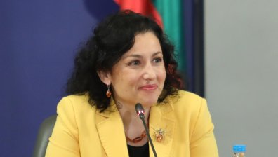 Министър Танева и търговските вериги с брифинг в МС (ГЛЕДАЙТЕ НА ЖИВО)