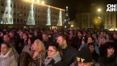 Истинско забавление - габровци отново посрещнаха първи в света Нова година
