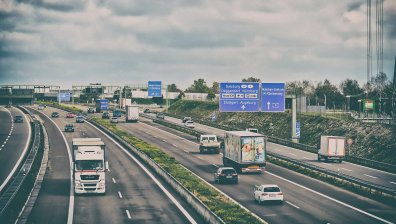 Спасиха 11 мигранти от хладилен камион в Бавария