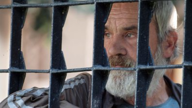 Под руски плен в Украйна: "Мъж е окачен с тел за тавана. Под него кофа с кръв"