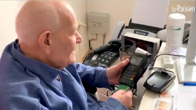 98-годишен френски лекар се включи в битката срещу коронавируса