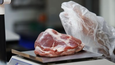 БАБХ: Не внасяйте непроверени животински продукти за празниците