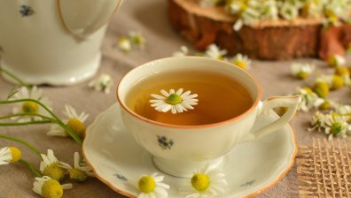 Чаят от лайка подобрява съня и заздравява костите