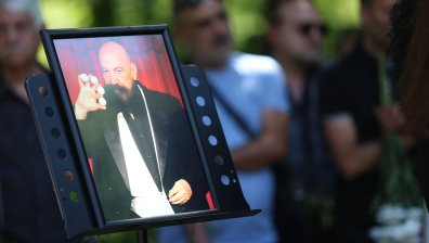 Последно сбогом с Астор! Близки и приятели го изпратиха с аплодисменти (+СНИМКИ)