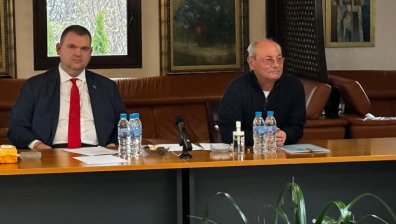 Реакции след поисканата оставка на Пеевски: И да упорства, Централният съвет ще реши