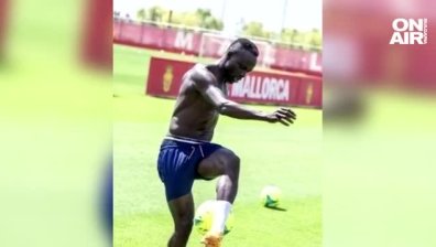 Садио Мане тренира, докато съотборниците му от "Байерн"(Мюнхен), са в почивка