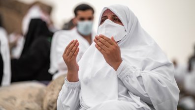 Революционно: Жените в Саудитска Арабия вече могат да отидат на хадж без мъж