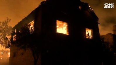 Адският пожар във Велинградско изпепели 6 къщи, огънят тръгнал от плевня