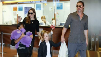 Брад Пит и Анджелина Джоли отново рамо до рамо