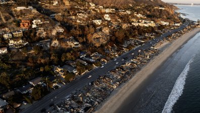 Ураганен вятър може да разпали наново пожарите в Лос Анджелис