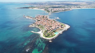 Морето край Несебър през лятото (СНИМКИ)