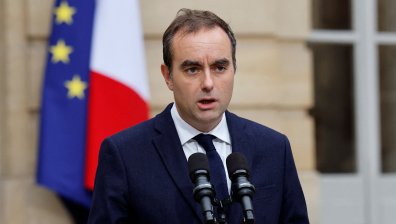 Лекорню обеща на Франция нов премиер в следващите 48 часа