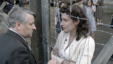 Люсиен се съгласява да сключи брак с Берио 