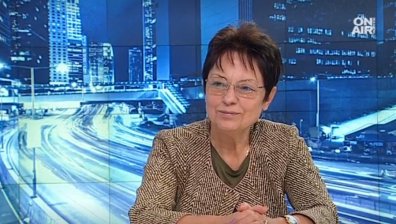 Анастасова, БСП: Проблемът с учебното съдържание е изключително тежък