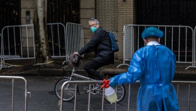 Шанхай е в пълен локдаун от близо месец, жителите са подложени на цензура