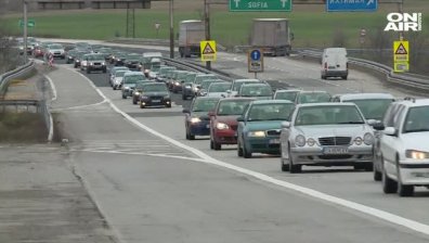 Първоначалната регистрация на колите - в частни фирми?