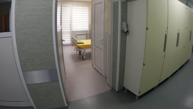 В "Пирогов" вече лекуват с анатоксин пострадалите жени след ботокс