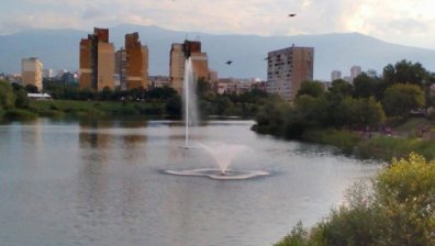 Столичната "Дружба" свети с нов фонтан за 30 бона