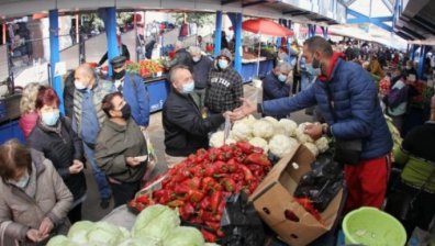 Кашкавалът, пилешкото, картофите поскъпват, яйцата поевтиняха с 1 ст.
