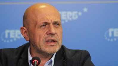 ГЕРБ не отрече за снимките за горивата и обвини Петков в безпомощност
