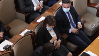 ГЕРБ обвини Радев за размириците, БСП с нападки към Караянчева