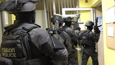 С участието на ГДБОП разбиха група за измами, нанесла щети за 30 млн. евро