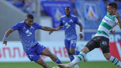 "Левски" надви трудно 10 от "Черно море" и се утвърди в челото на таблицата