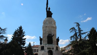 89-годишен мъж дари щик от 1867 г., за възстановяването на търновския паметник "Майка България"