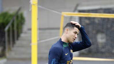 Напрежение и в лагера на Португалия, Бруно Фернандеш с хладен поздрав към Роналдо