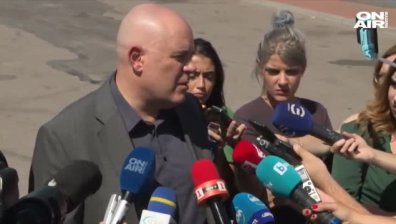 Мащабна акция в столичния кв. "Христо Ботев", има задържани