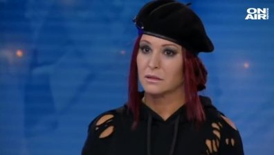 Жури заяви на Анастейша, че не може да пее