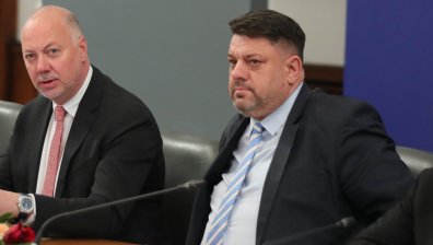 Зафиров отказва да подаде оставка като вицепремиер заради парада в Китай