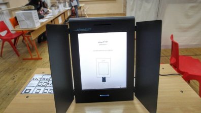 Три машини във Великотърновско са се развалили в началото на изборния ден