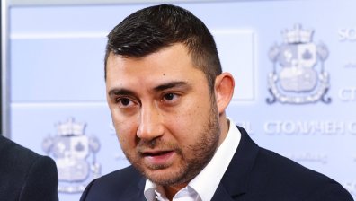 Контрера обвини кмета на "Възраждане" в злоупотреба с публични средства