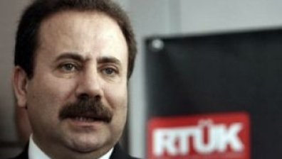 Задържаха експрезидента на турския СЕМ